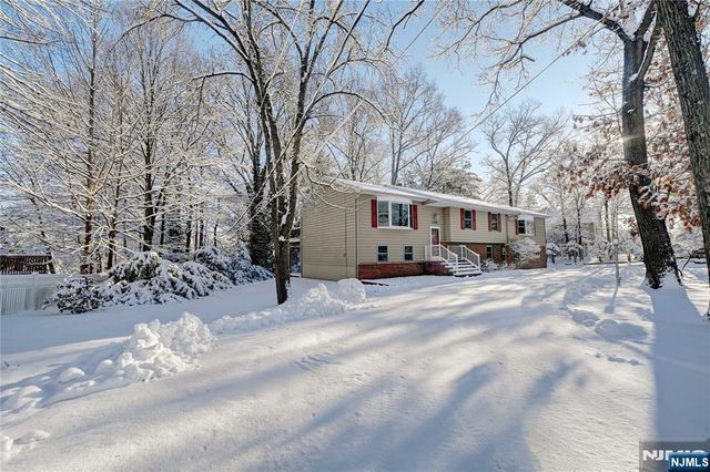 1316 Alps Road, Wayne, NJ 07470