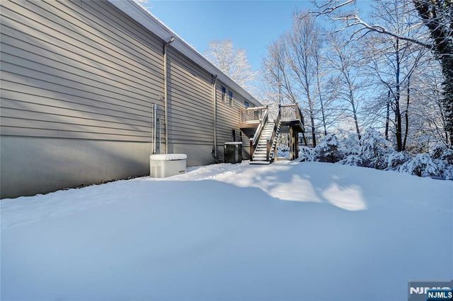 1316 Alps Road, Wayne, NJ 07470