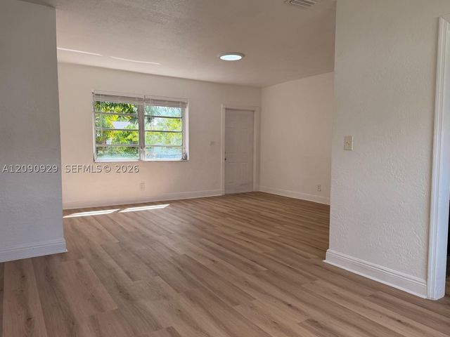 1250 NW 58th St, Miami, FL 33142