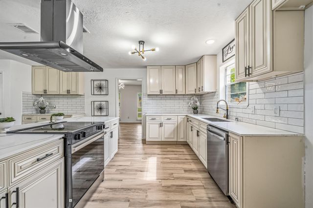 10622 Inwood Drive, Houston, TX 77042
