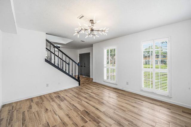 10622 Inwood Drive, Houston, TX 77042