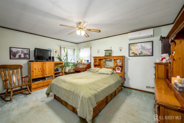 144 Garden Terrace, Edison, NJ 08817