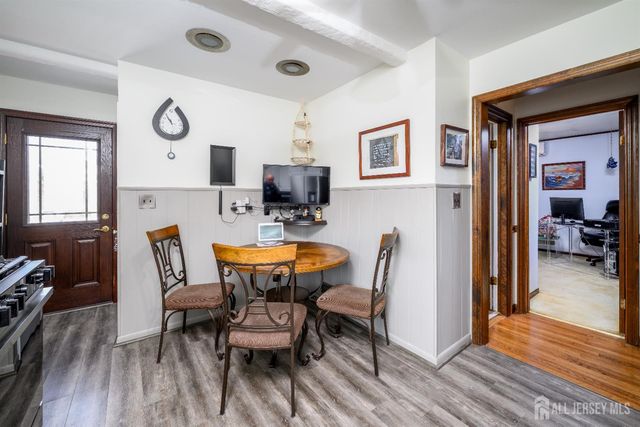 144 Garden Terrace, Edison, NJ 08817