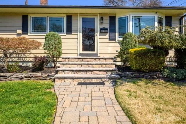 144 Garden Terrace, Edison, NJ 08817