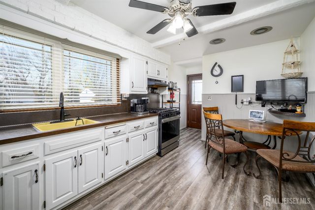 144 Garden Terrace, Edison, NJ 08817