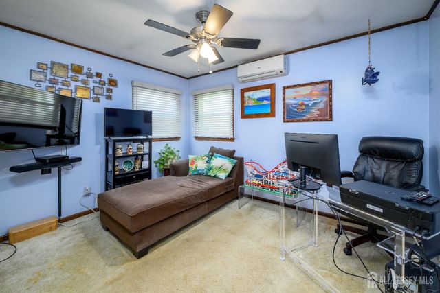 144 Garden Terrace, Edison, NJ 08817