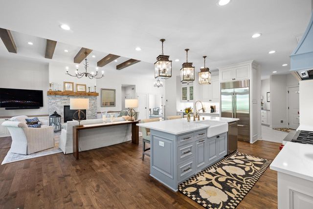 1620 Yardley COURT, Oconomowoc, WI 53066