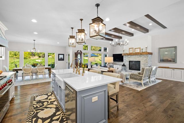 1620 Yardley COURT, Oconomowoc, WI 53066