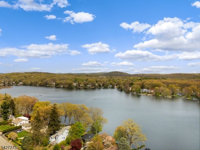 11 Watchtower Rd, Denville Twp., NJ 07834