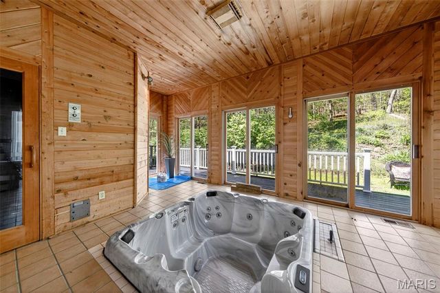 17472 Thunder Valley Drive, Wildwood, MO 63025