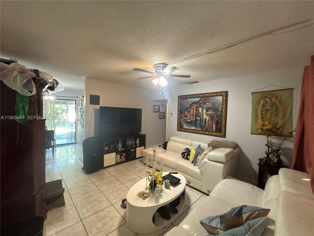 6261 SW 25th St, Miramar, FL 33023