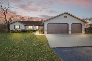 W9109 Brazelton DRIVE, Kewaskum, WI 53040