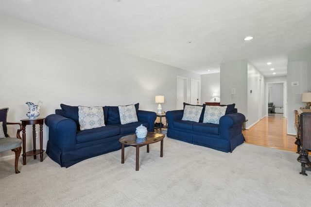 20 Rainbow Pond Drive C2, Walpole, MA 02081