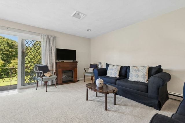 20 Rainbow Pond Drive C2, Walpole, MA 02081