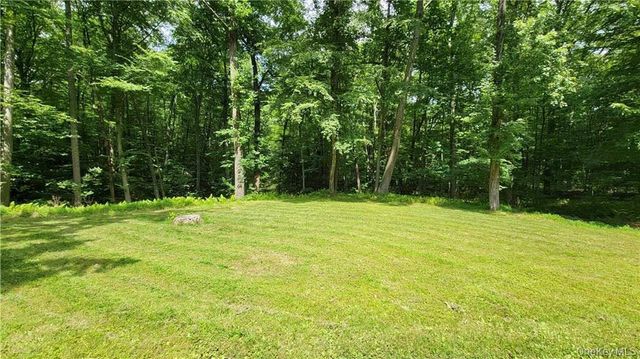 16 Woodland Road, Middletown, NY 10940