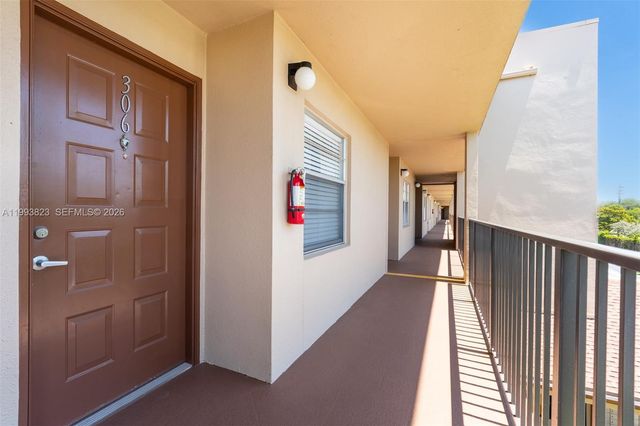 13455 SW 16th Ct 306F, Pembroke Pines, FL 33027