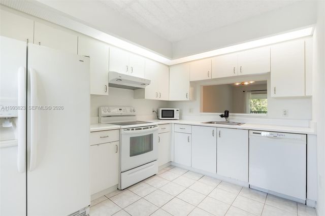 13455 SW 16th Ct 306F, Pembroke Pines, FL 33027