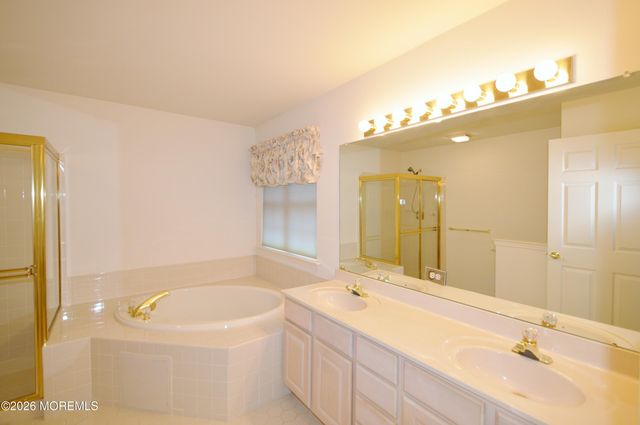 2294 Logan Court, Toms River, NJ 08755