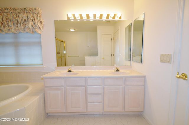 2294 Logan Court, Toms River, NJ 08755