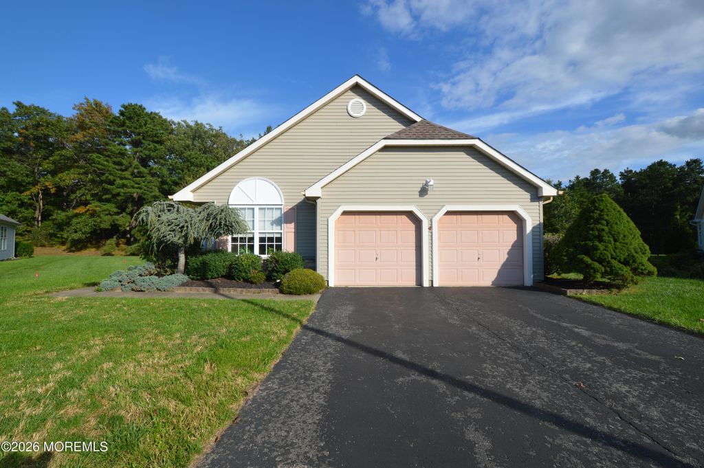 2294 Logan Court, Toms River, NJ 08755
