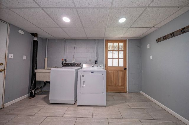 646 Harborview Dr, Plum Boro, PA 15239