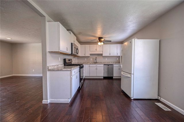 646 Harborview Dr, Plum Boro, PA 15239