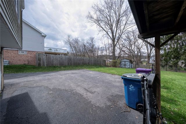 646 Harborview Dr, Plum Boro, PA 15239