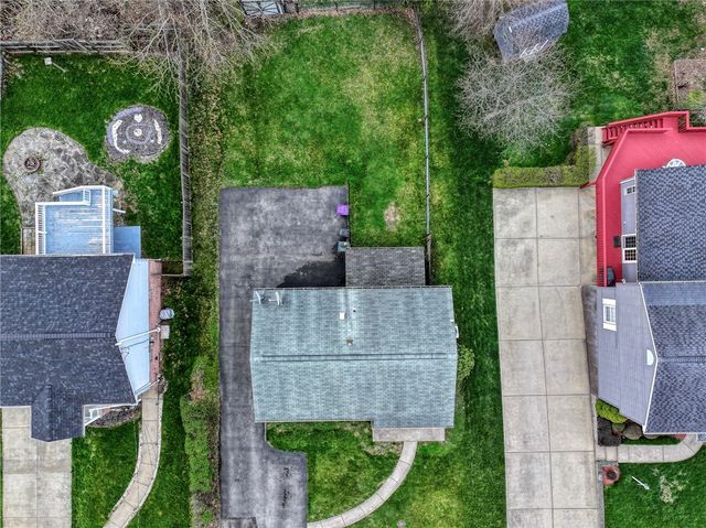 646 Harborview Dr, Plum Boro, PA 15239