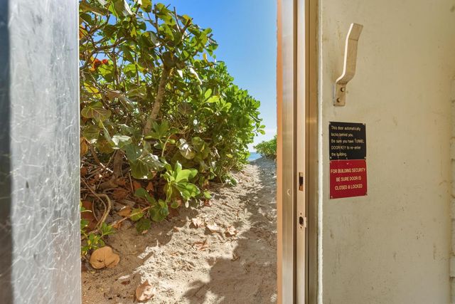 100 Worth Avenue 308, Palm Beach, FL 33480