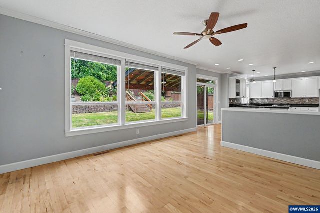1321 Chapman Hill Dr NW, Salem, OR 97304