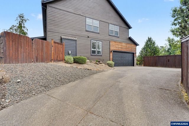 1321 Chapman Hill Dr NW, Salem, OR 97304
