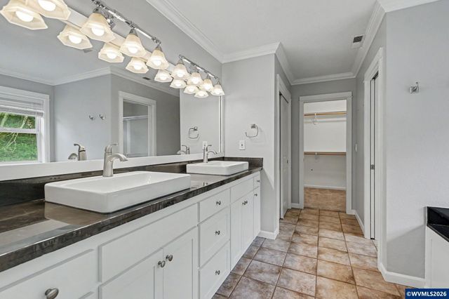 1321 Chapman Hill Dr NW, Salem, OR 97304
