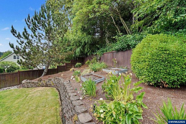 1321 Chapman Hill Dr NW, Salem, OR 97304