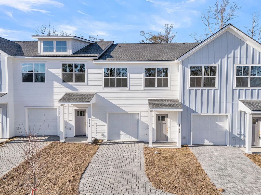 Image 1 of property listing at 4011 Gravely Avenue, North Charleston, SC 29405