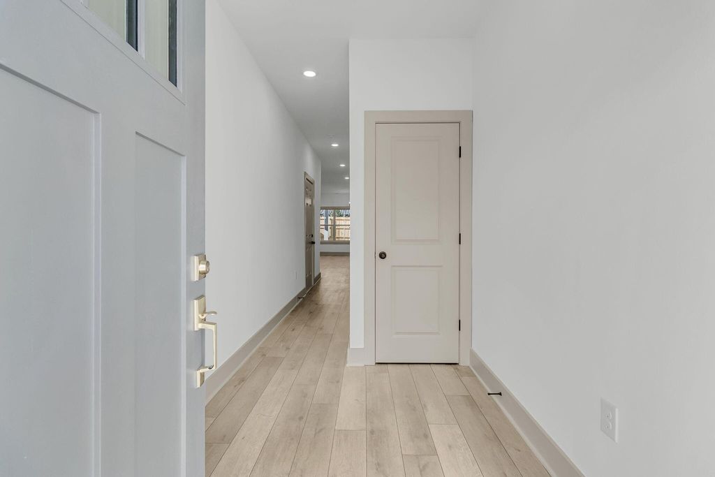 Image 11 of property listing at 4011 Gravely Avenue, North Charleston, SC 29405