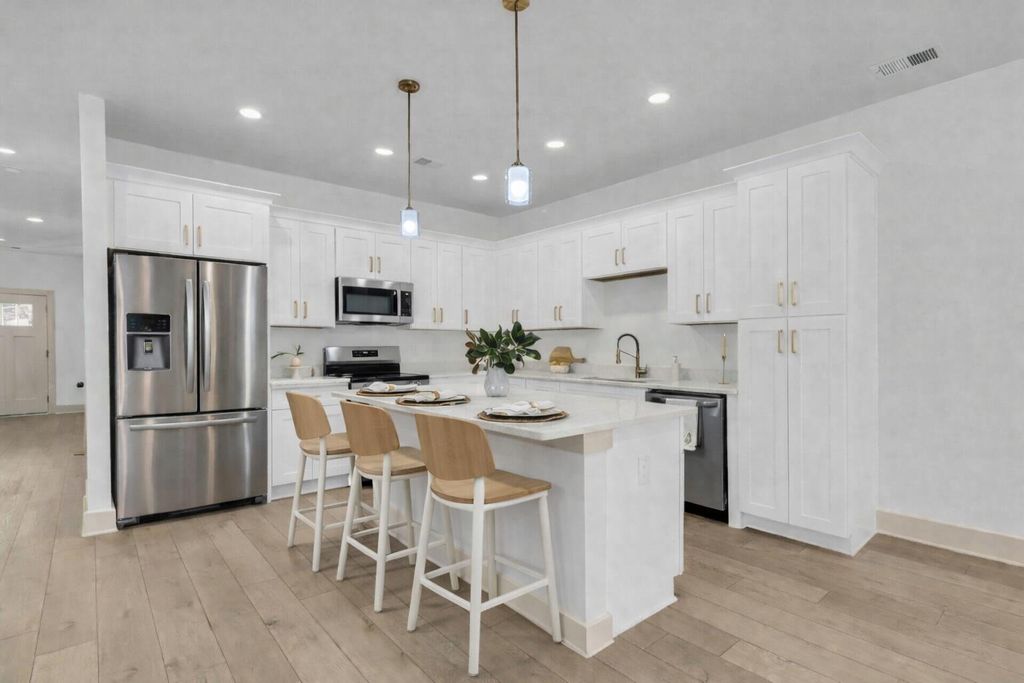 Image 18 of property listing at 4011 Gravely Avenue, North Charleston, SC 29405