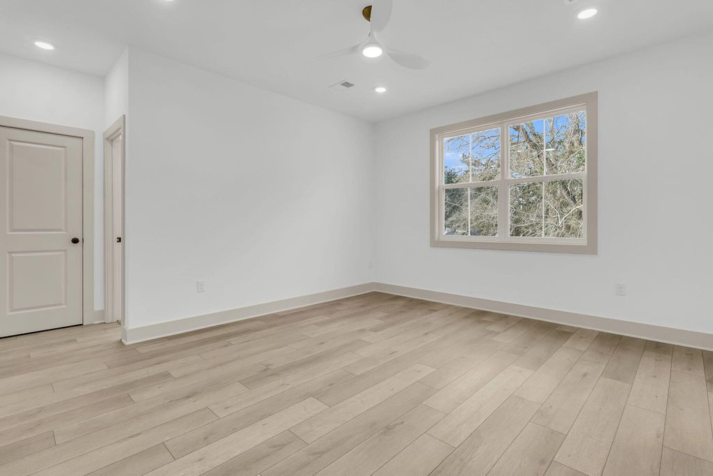 Image 36 of property listing at 4011 Gravely Avenue, North Charleston, SC 29405