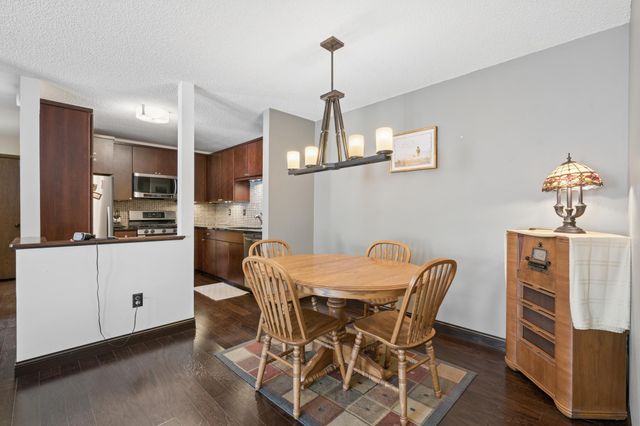 4002 Foss Road 102, Saint Anthony, MN 55421