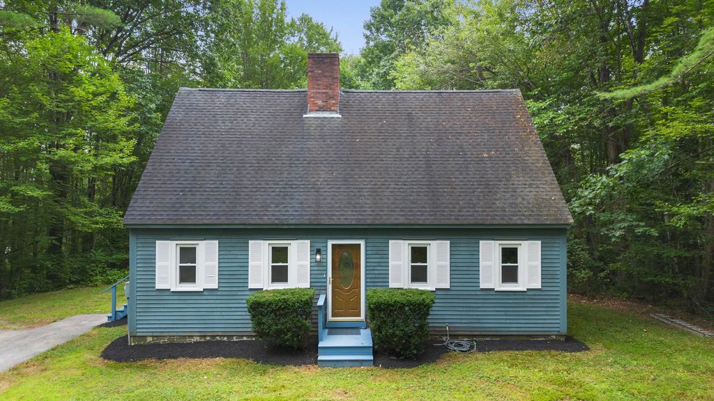 37 Meeting Hill Road, Hillsborough, NH 03244