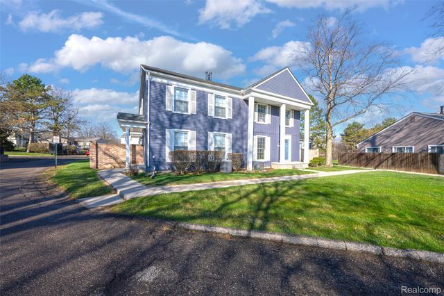 23527 Stonehenge Boulevard 98, Novi, MI 48375