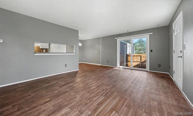 23527 Stonehenge Boulevard 98, Novi, MI 48375