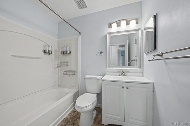 23527 Stonehenge Boulevard 98, Novi, MI 48375