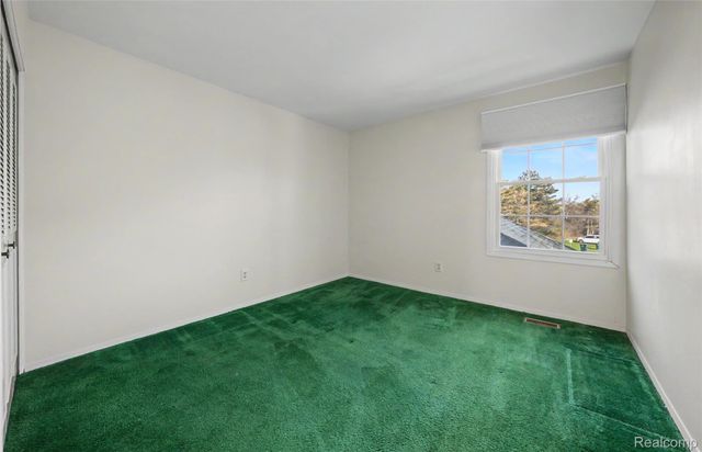 23527 Stonehenge Boulevard 98, Novi, MI 48375