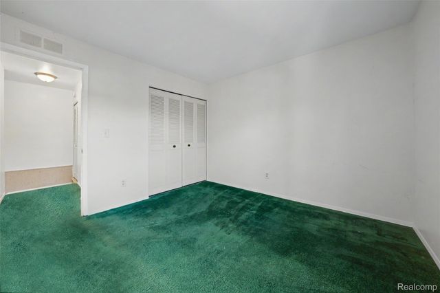 23527 Stonehenge Boulevard 98, Novi, MI 48375