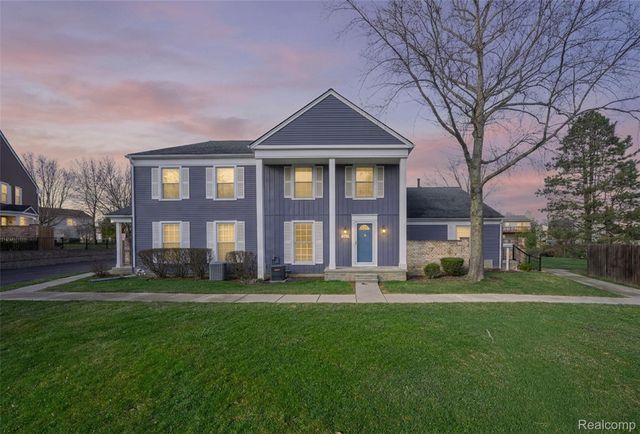 23527 Stonehenge Boulevard 98, Novi, MI 48375