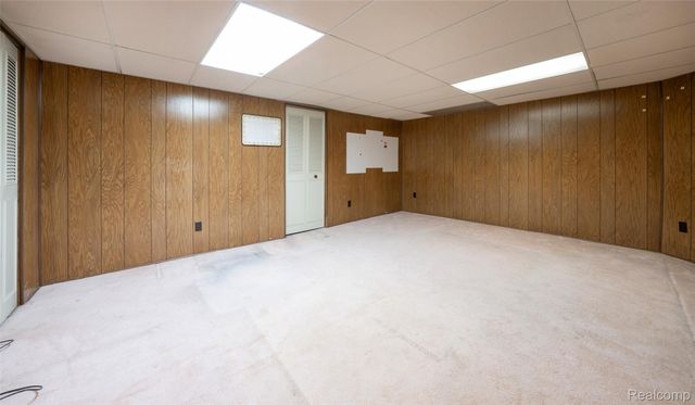 23527 Stonehenge Boulevard 98, Novi, MI 48375