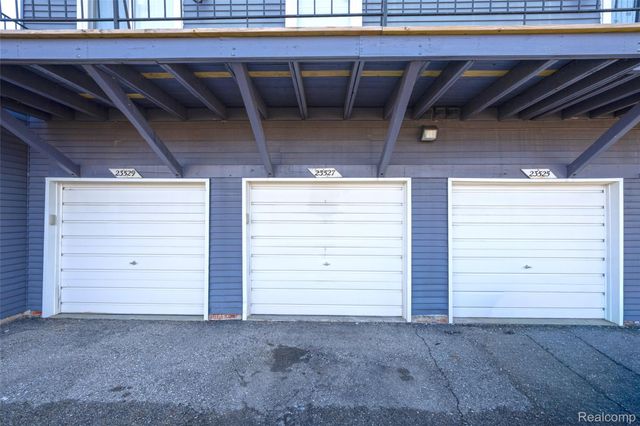 23527 Stonehenge Boulevard 98, Novi, MI 48375