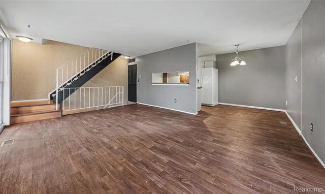 23527 Stonehenge Boulevard 98, Novi, MI 48375