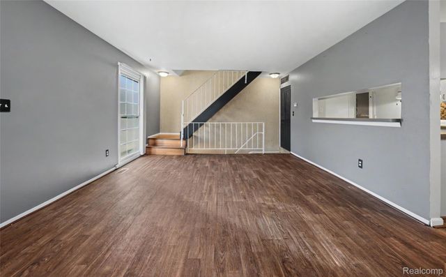 23527 Stonehenge Boulevard 98, Novi, MI 48375