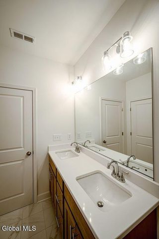 8 Reed's Hollow, Saratoga Springs, NY 12866